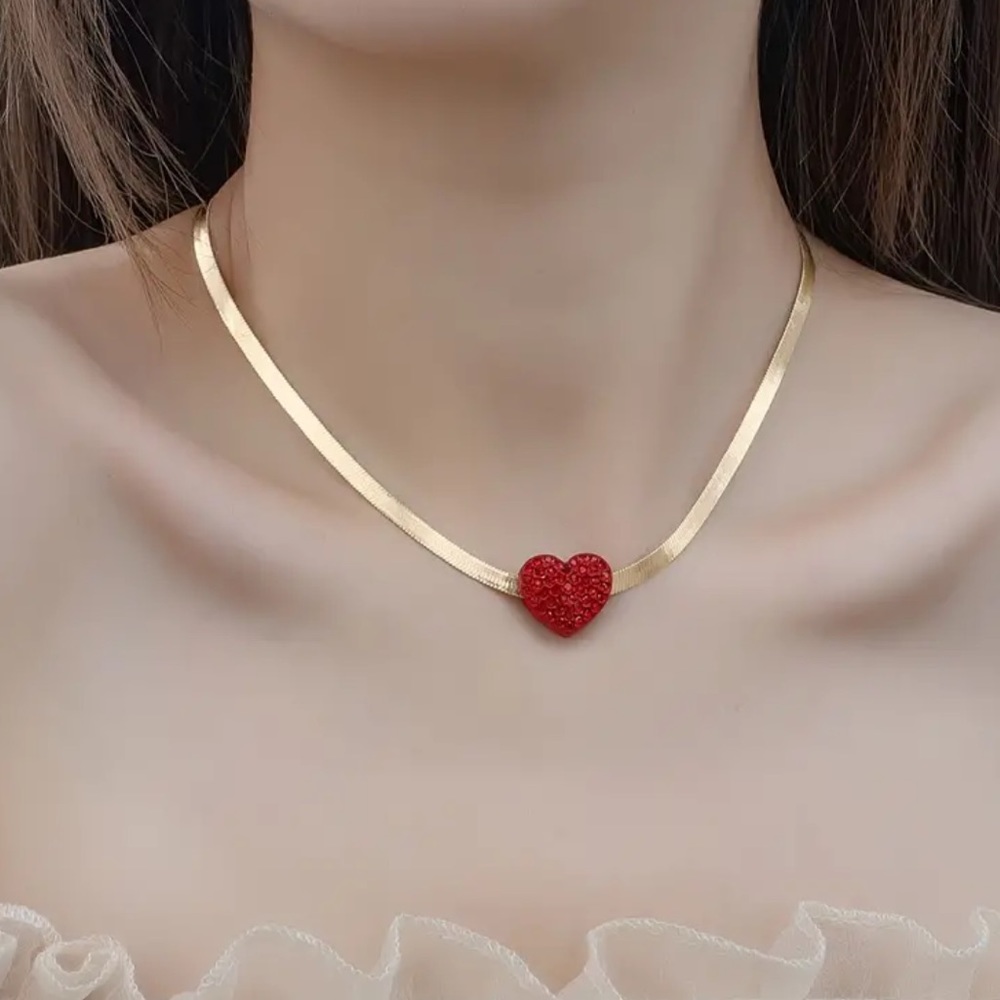 NIP 18K GOLD PLATED RED HEART NECKLACE THICK VALENTINES GIFT DATE PENDANT